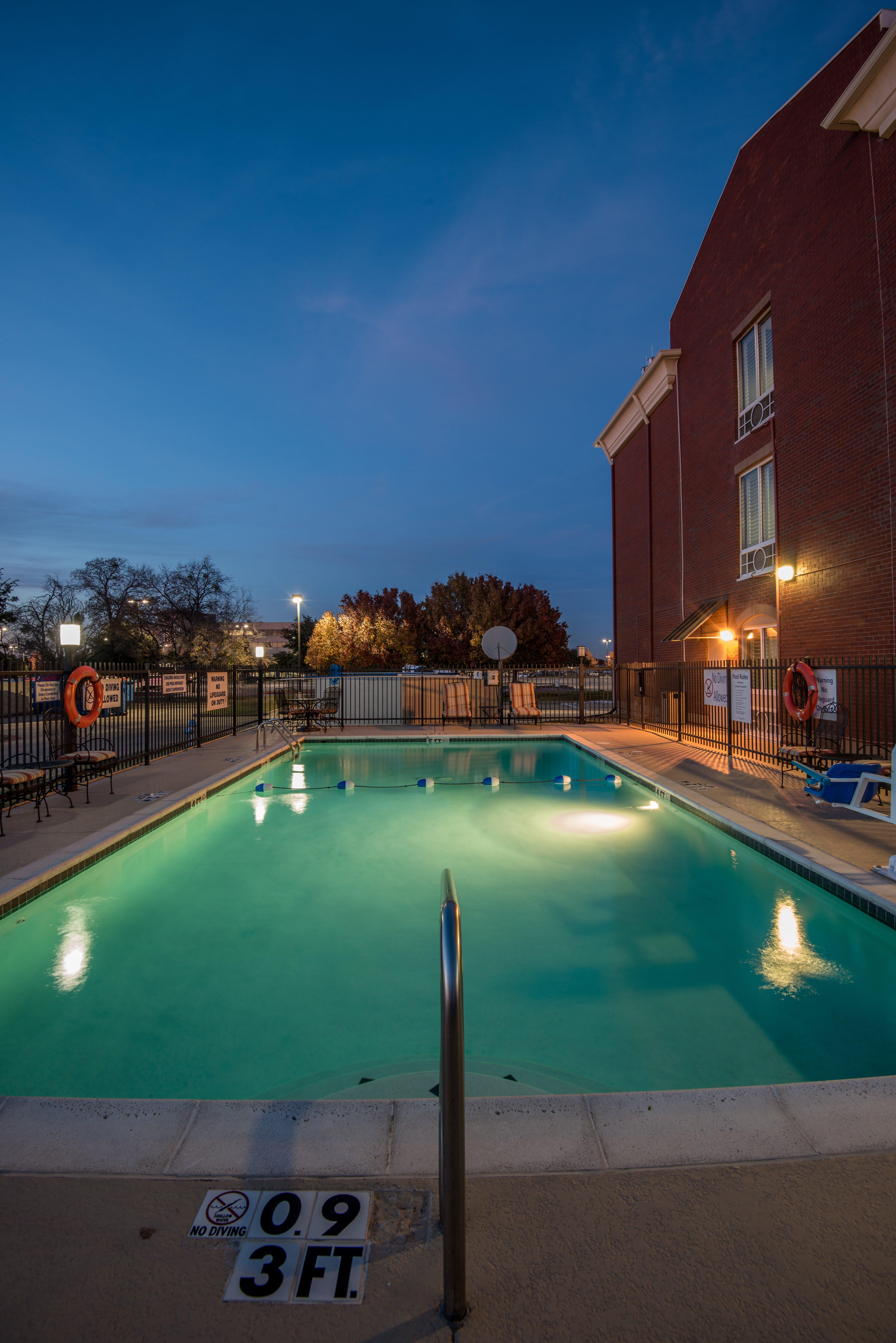 Holiday Express & West - Frisco By Ihg 3* Plano