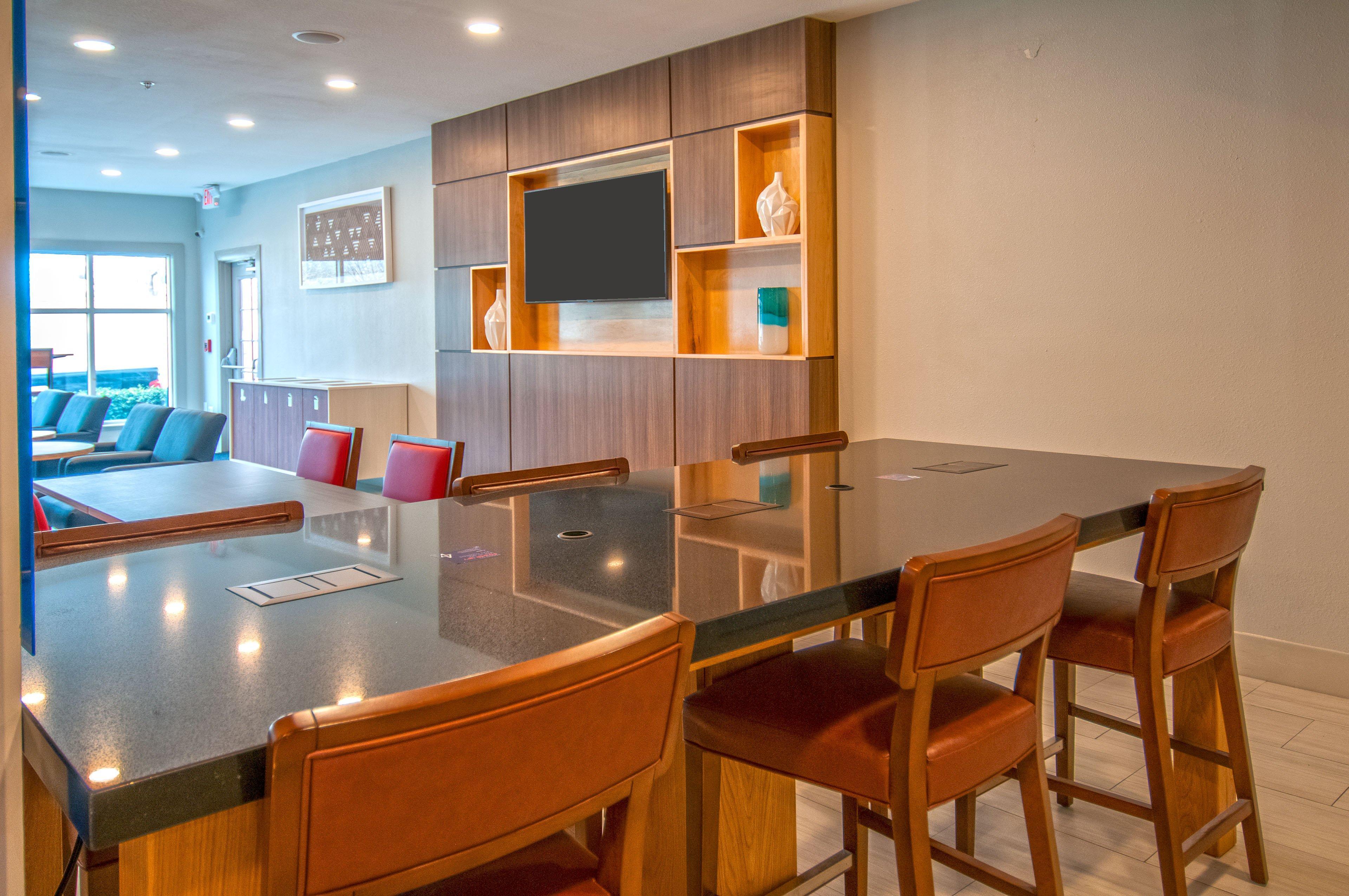 Hotel Holiday Express & West - Frisco By Ihg 3*
