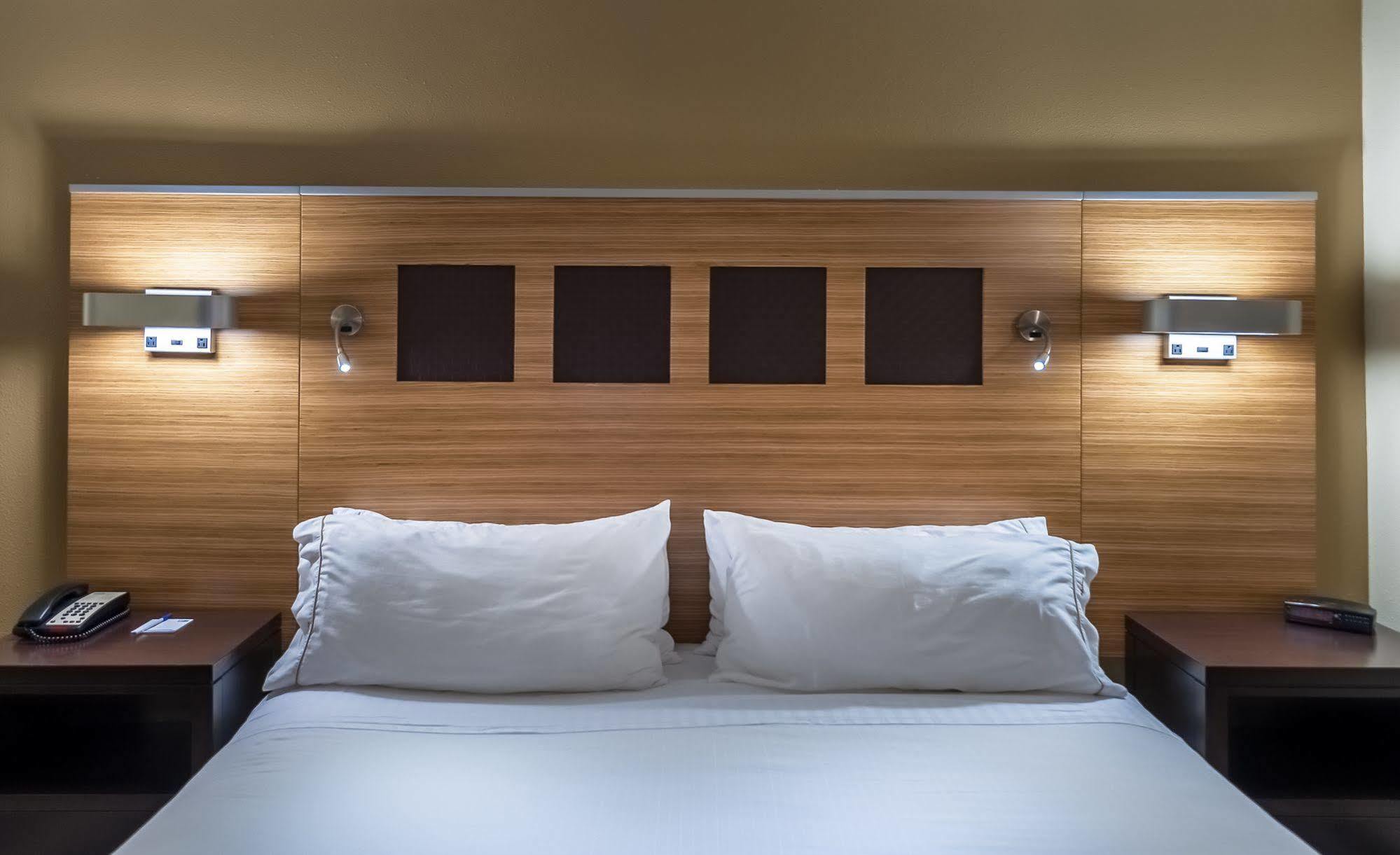Holiday Express & West - Frisco By Ihg Hotel