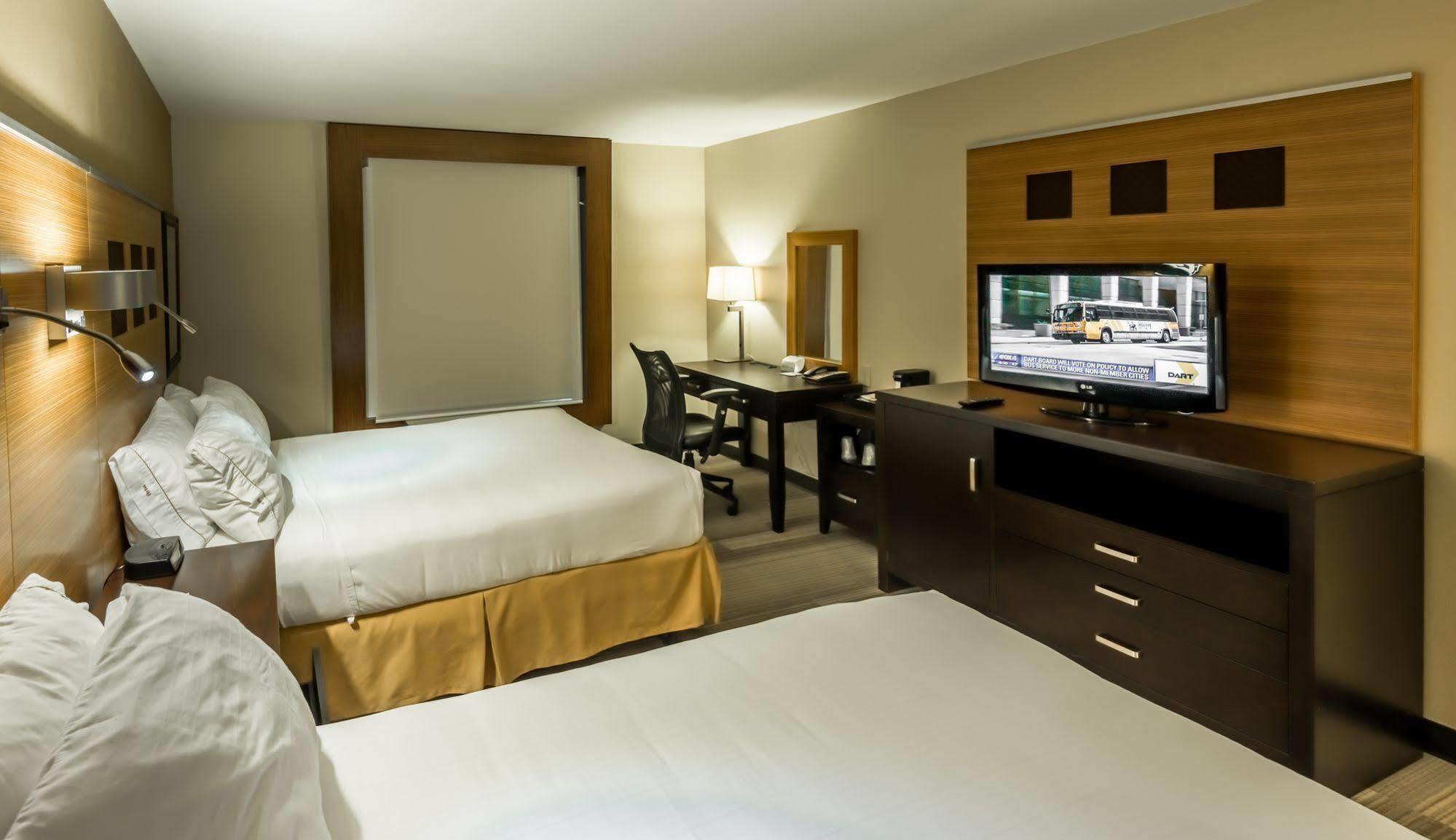 Holiday Express & West - Frisco By Ihg Hotel 3*